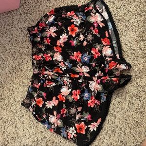 Hollister flows shorts